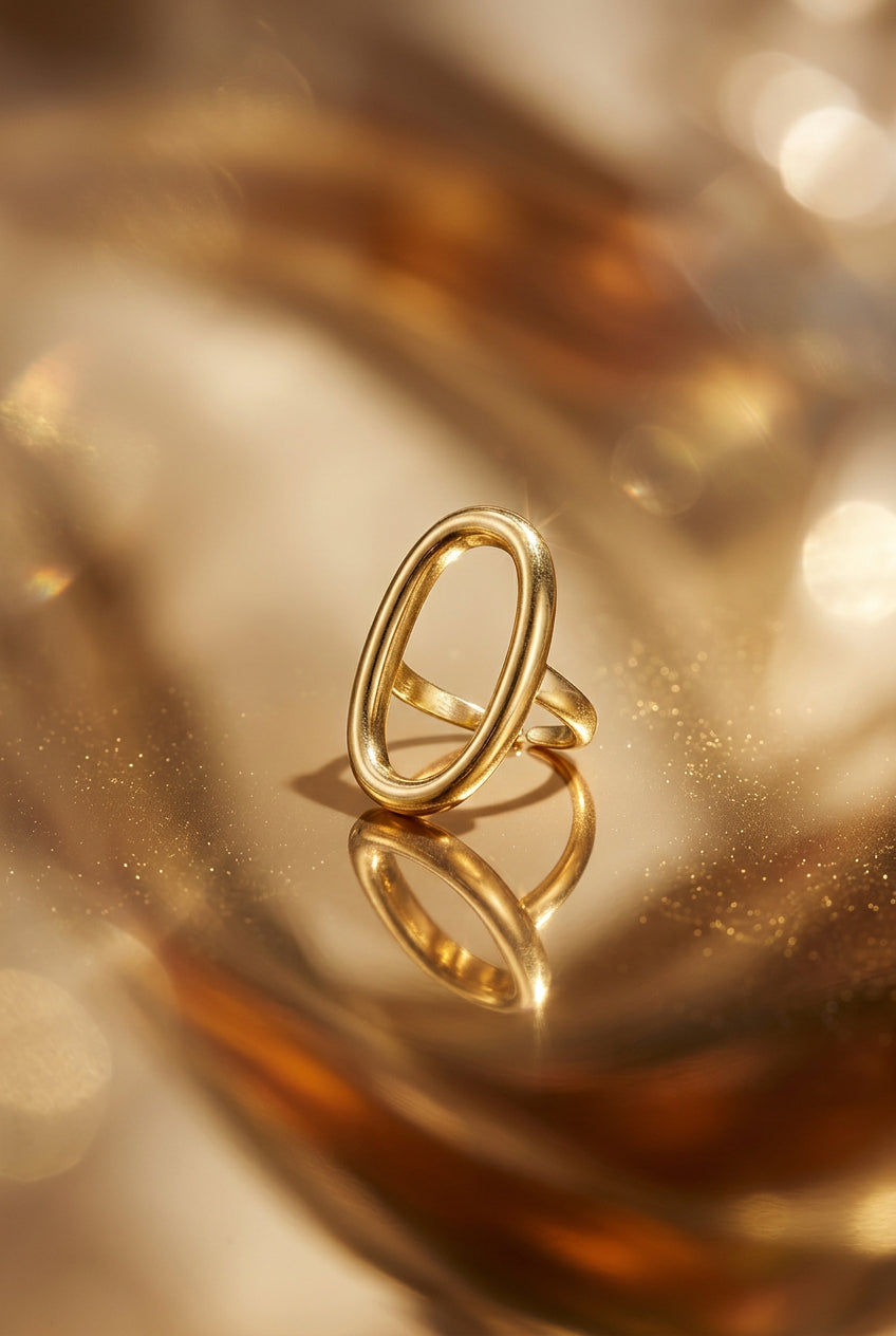 Statement ring oval-shaped and minimalist
