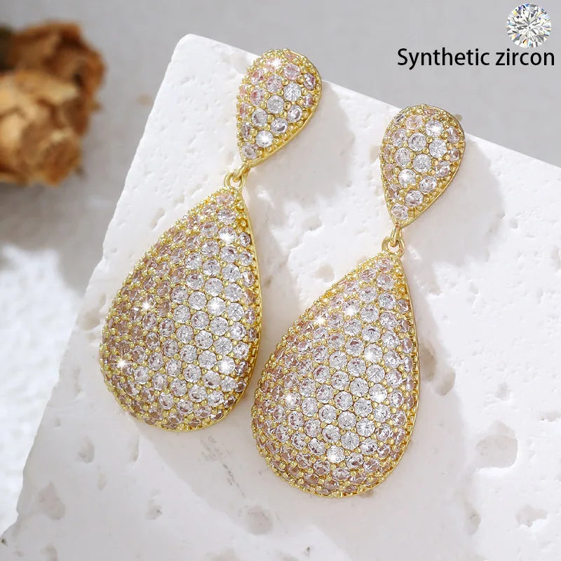 Boucles d’Oreilles Pendantes Goutte d’Eau Zircon – Élégance Nuptiale