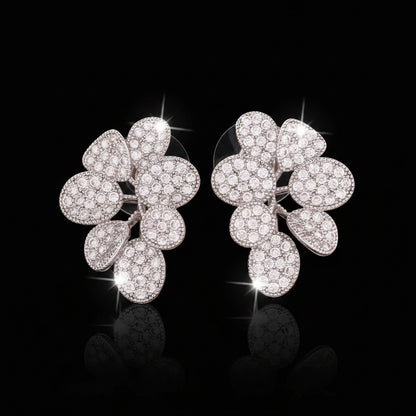Boucles d’Oreilles Puces Fleur Pavée Zircon – Plaquées Argent