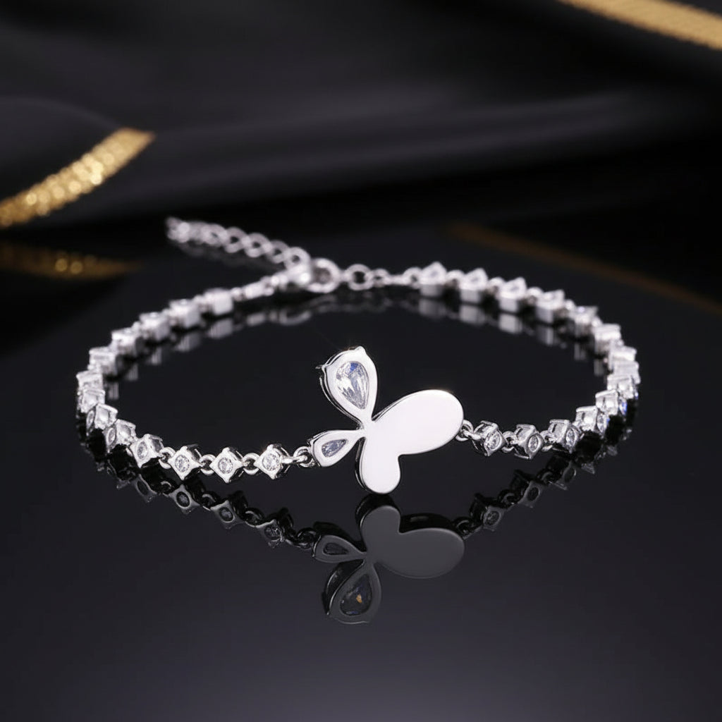 Bracelet Papillon & Coquillage Pavé Zircon – Chaîne Délicate