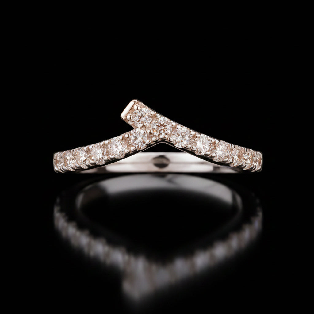 Bague Chevron Pavé — Moissanite D VVS1 | Argent 925 | Empilable