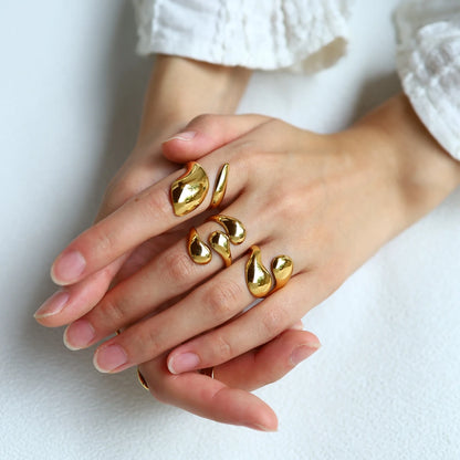 Bague Sculptée Dorée – Acier Inoxydable Plaqué Or 18K