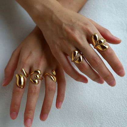 Bague Sculptée Dorée – Acier Inoxydable Plaqué Or 18K