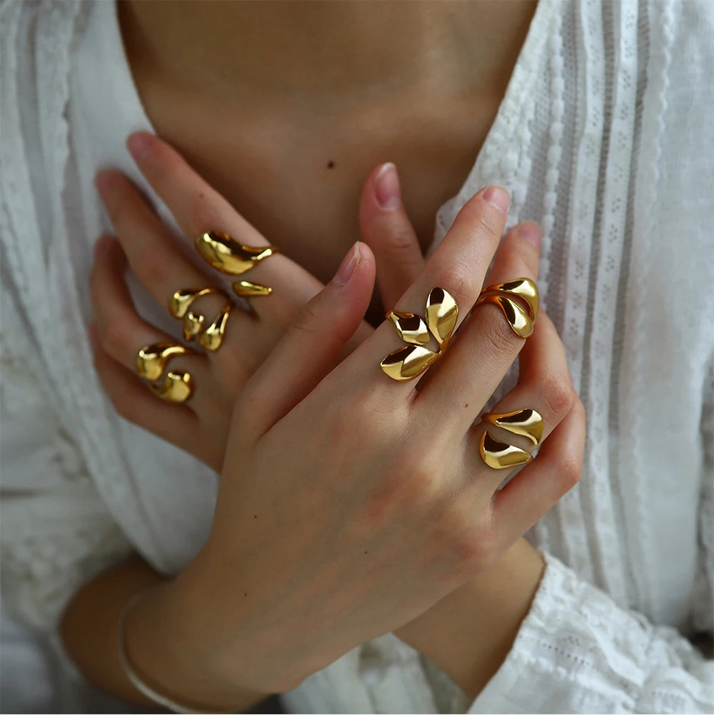 Bague Sculptée Dorée – Acier Inoxydable Plaqué Or 18K