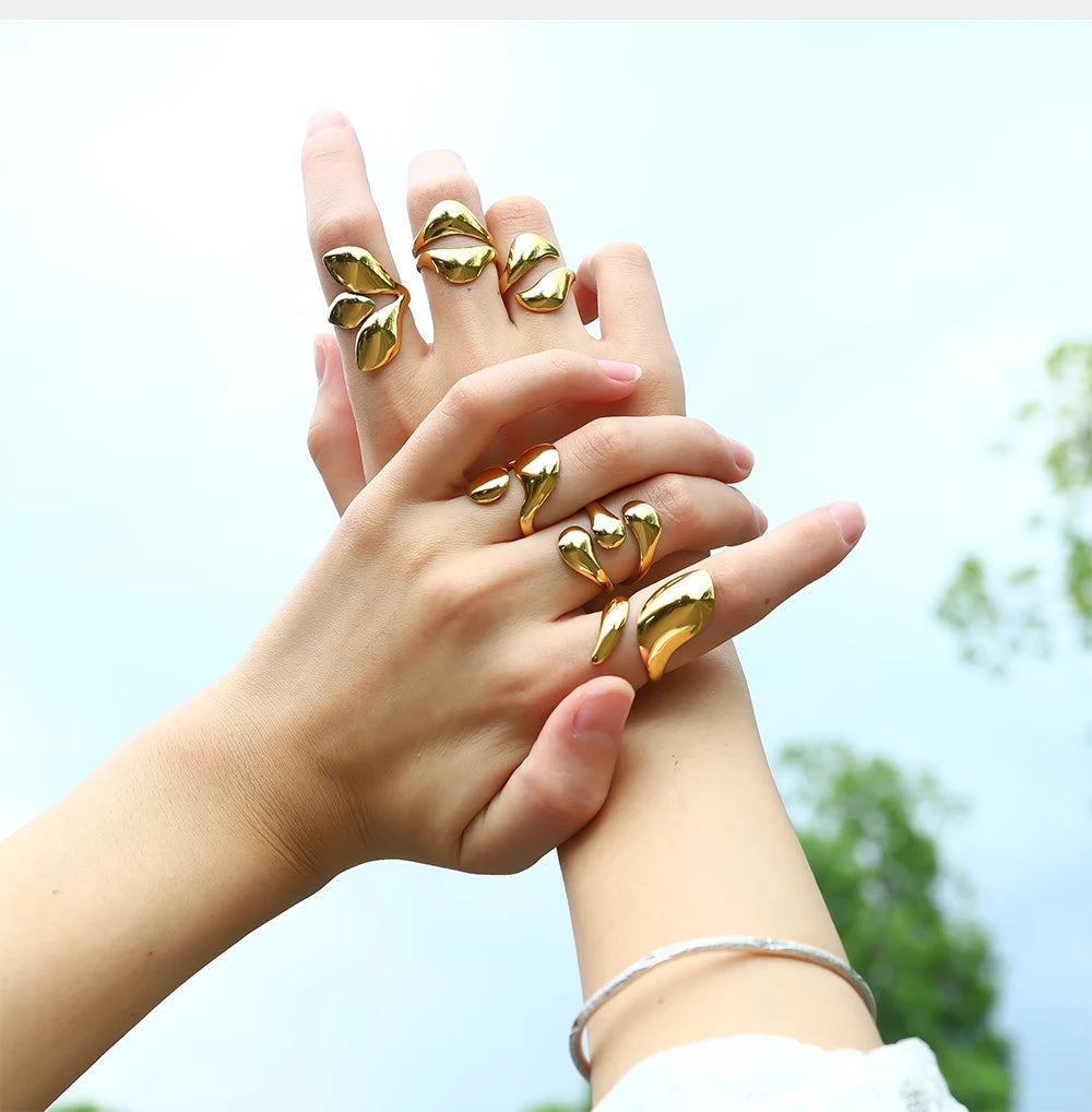Bague Sculptée Dorée – Acier Inoxydable Plaqué Or 18K